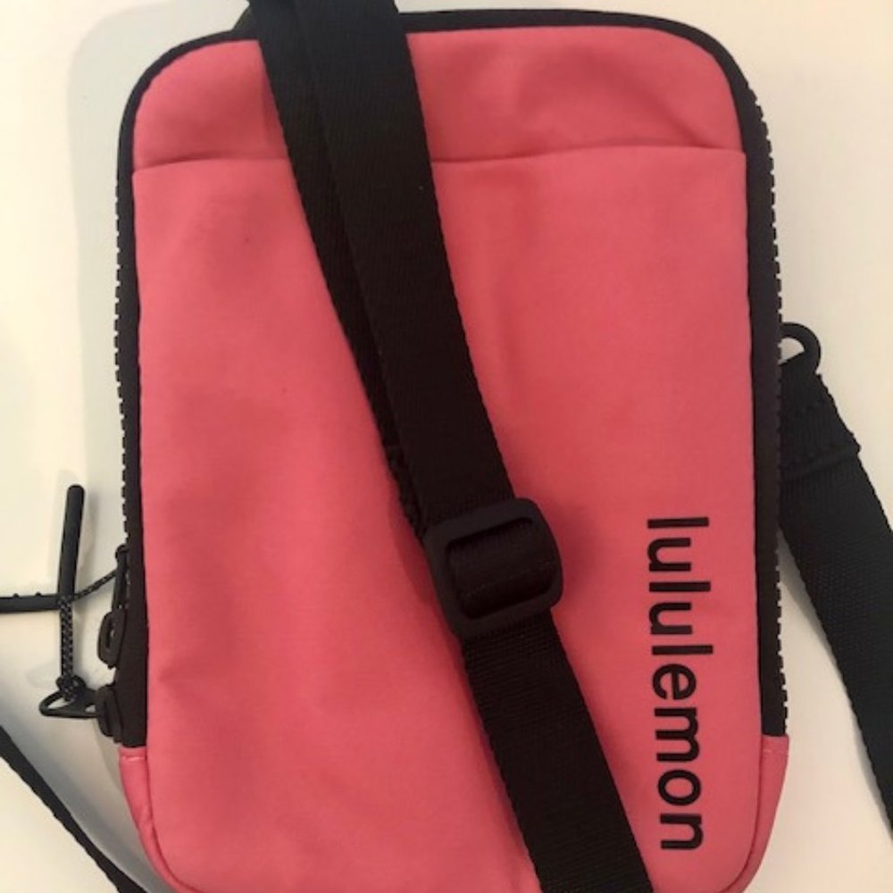 lululemon athletica Easy Access Cross-body Bag